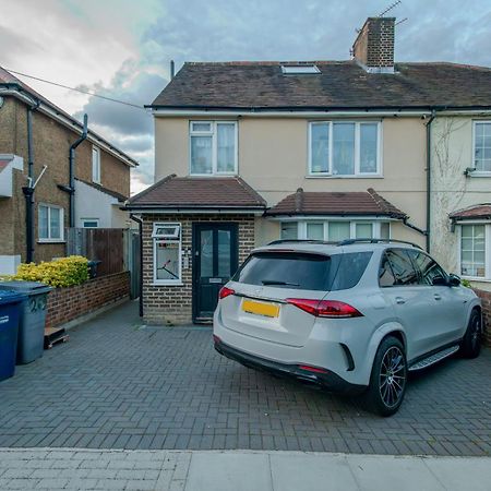 Cosy 1 Bedroom Basement Apartment With Private Patio Area London Exterior photo